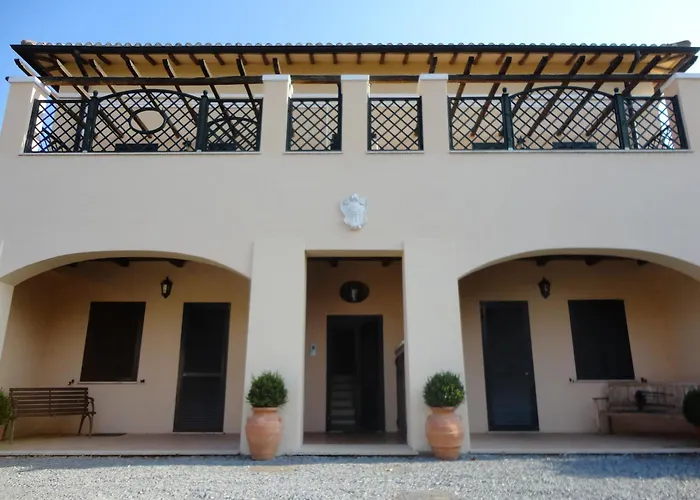 Casale DI Tormaggiore Villa And Country Suites